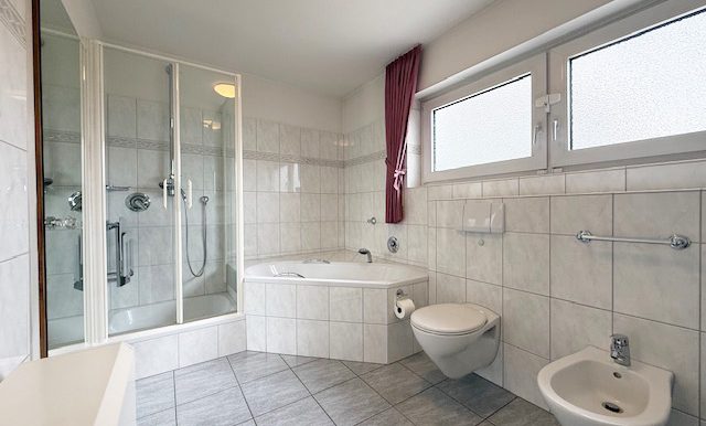 Dusch- und Wannenbad