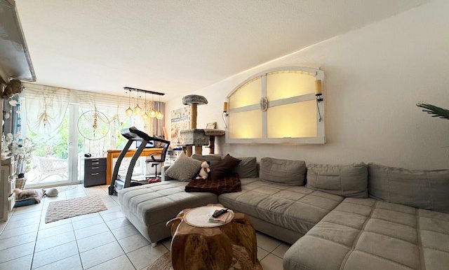 Wohnraum mit angrenzender Terrasse