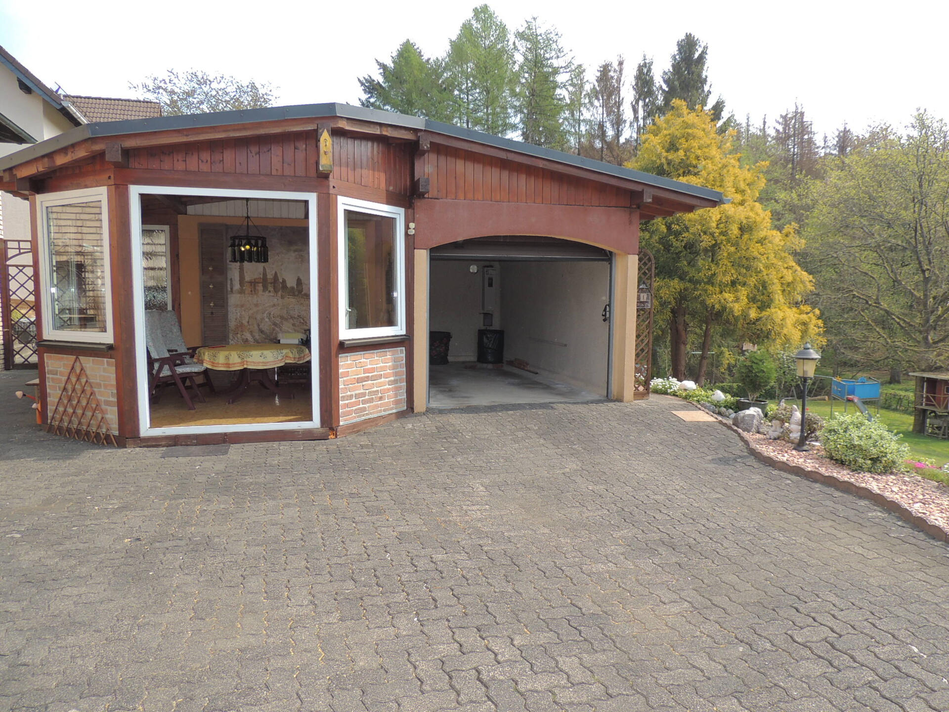 Garage mit Wintergarten