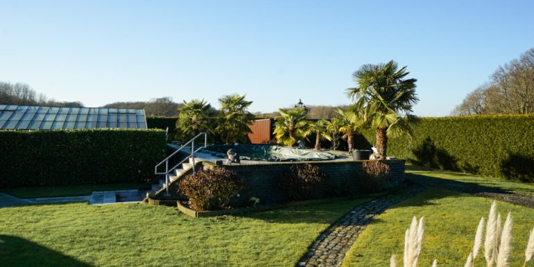 ... mit Pool