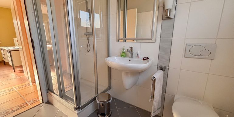 Badezimmer EG