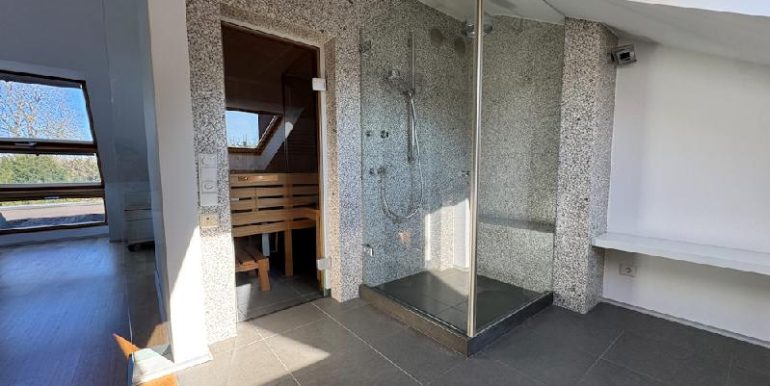 Dusche und Sauna