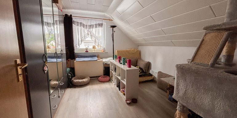 Schlafzimmer DG