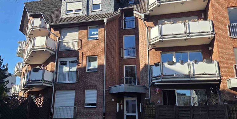Modernes 8-Familienhaus