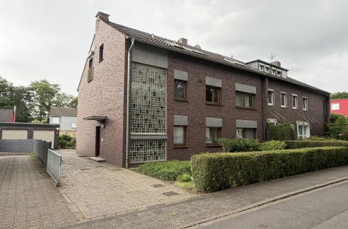 Zwei- bis Dreifamilienhaus in DU-Homberg