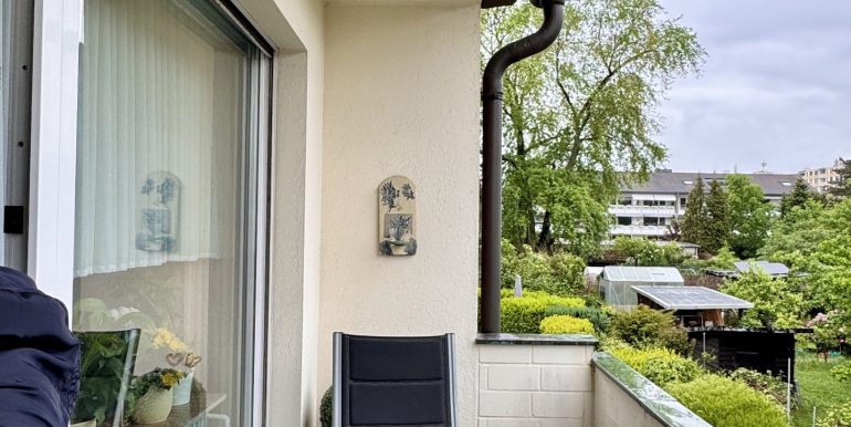 Altbau - Balkon OG links