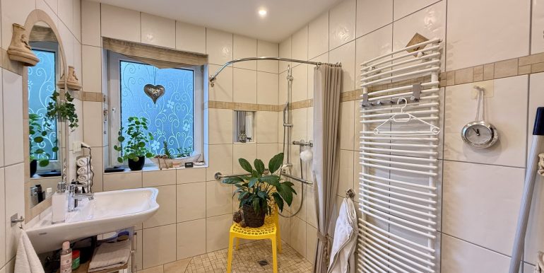 Badezimmer EG