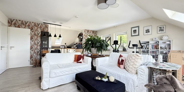 Wohnzimmer DG
