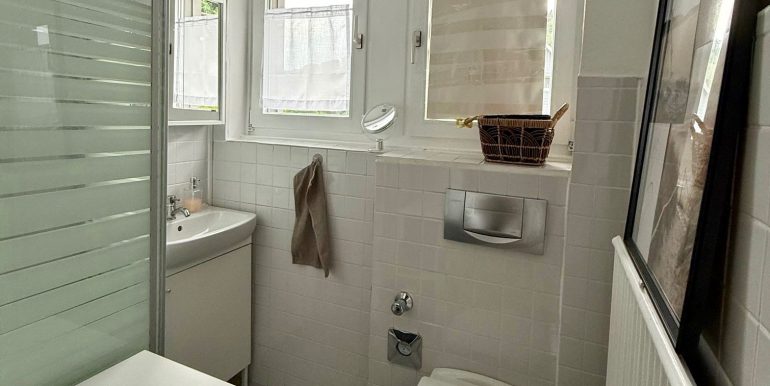 Bad mit Dusche (OG)