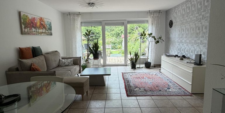 Blick ins Wohn-/Esszimmer