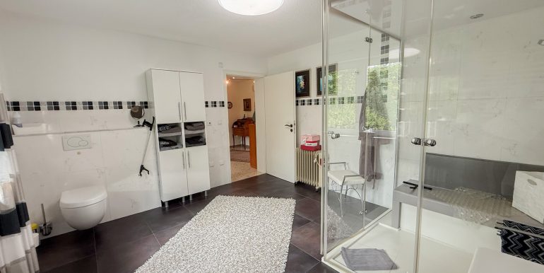 Badezimmer EG