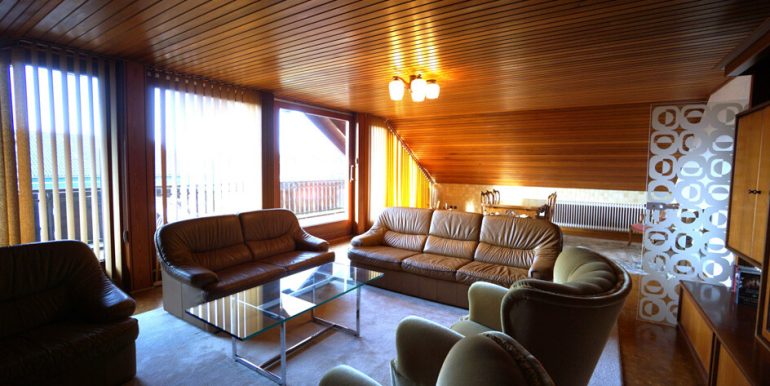 großes Zimmer OG