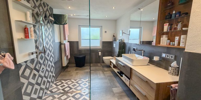 Badezimmer EG