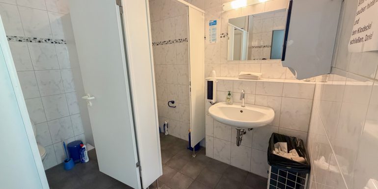 Verwaltungsgebäude: WC