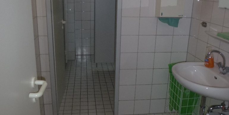 Getrennte Damen und Herren WC Anlagen mit Tageslicht