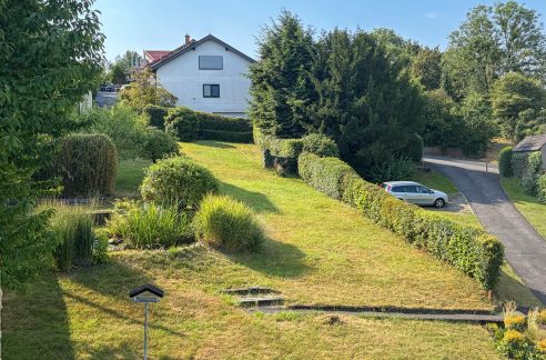 großzügiges Baugrundstück