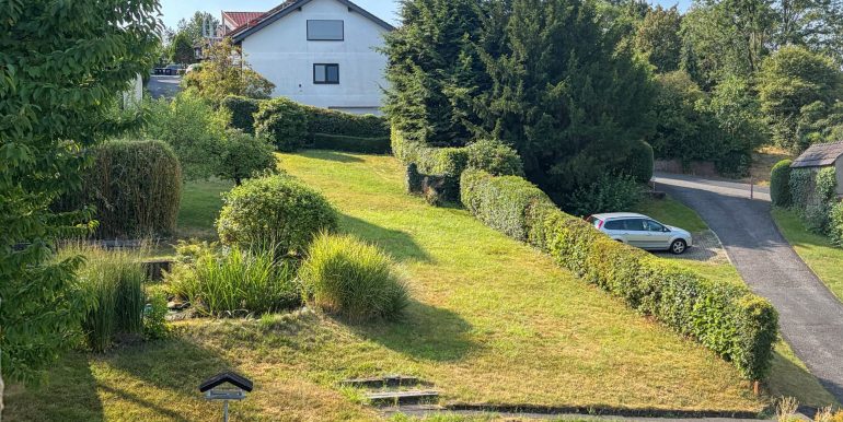 großzügiges Baugrundstück