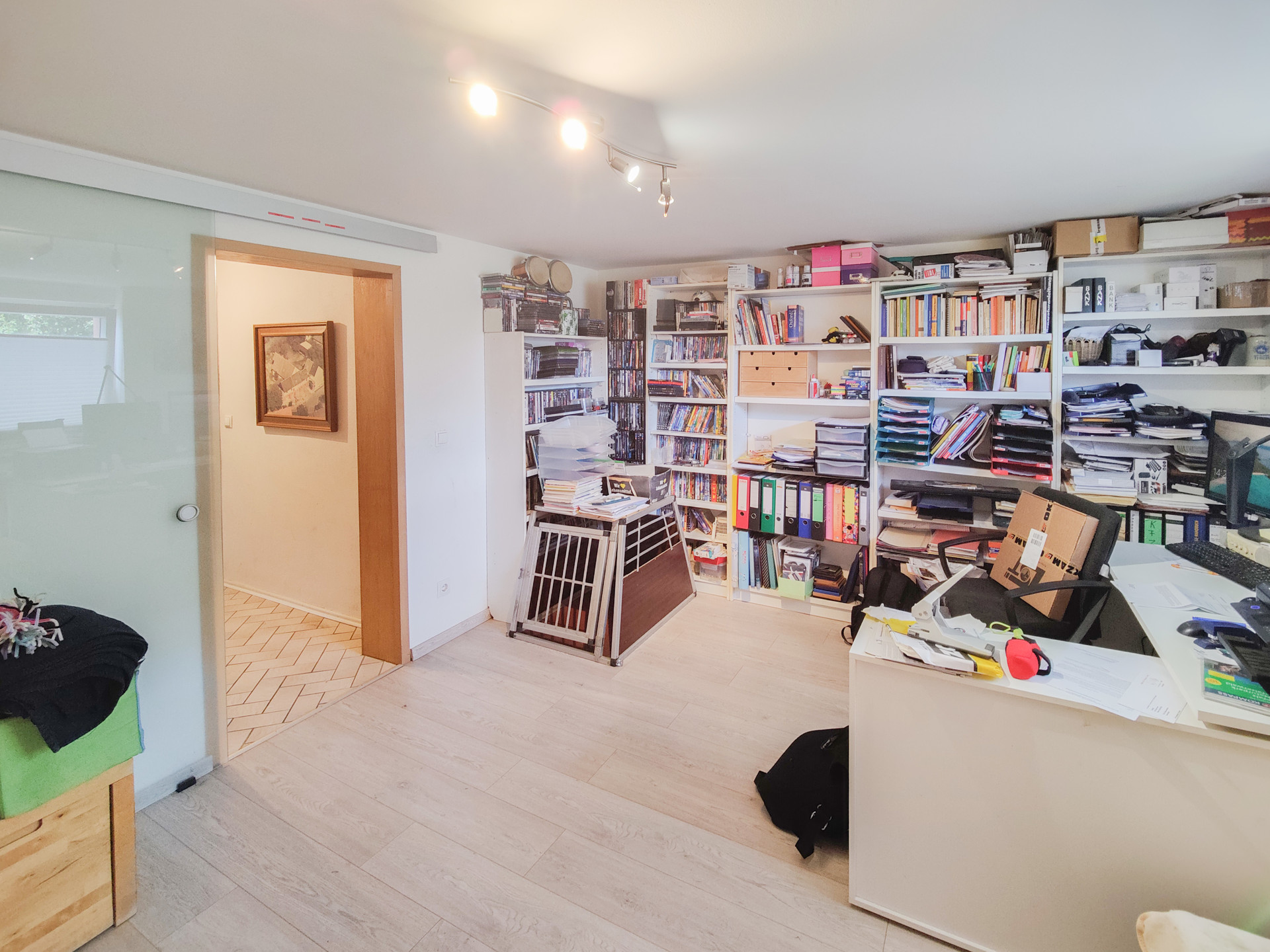 Büro EG