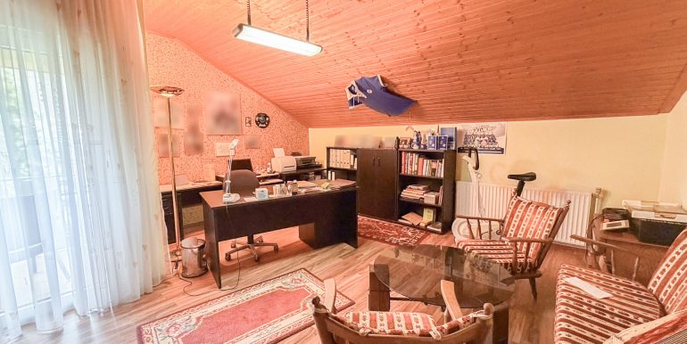 Büro (DG)