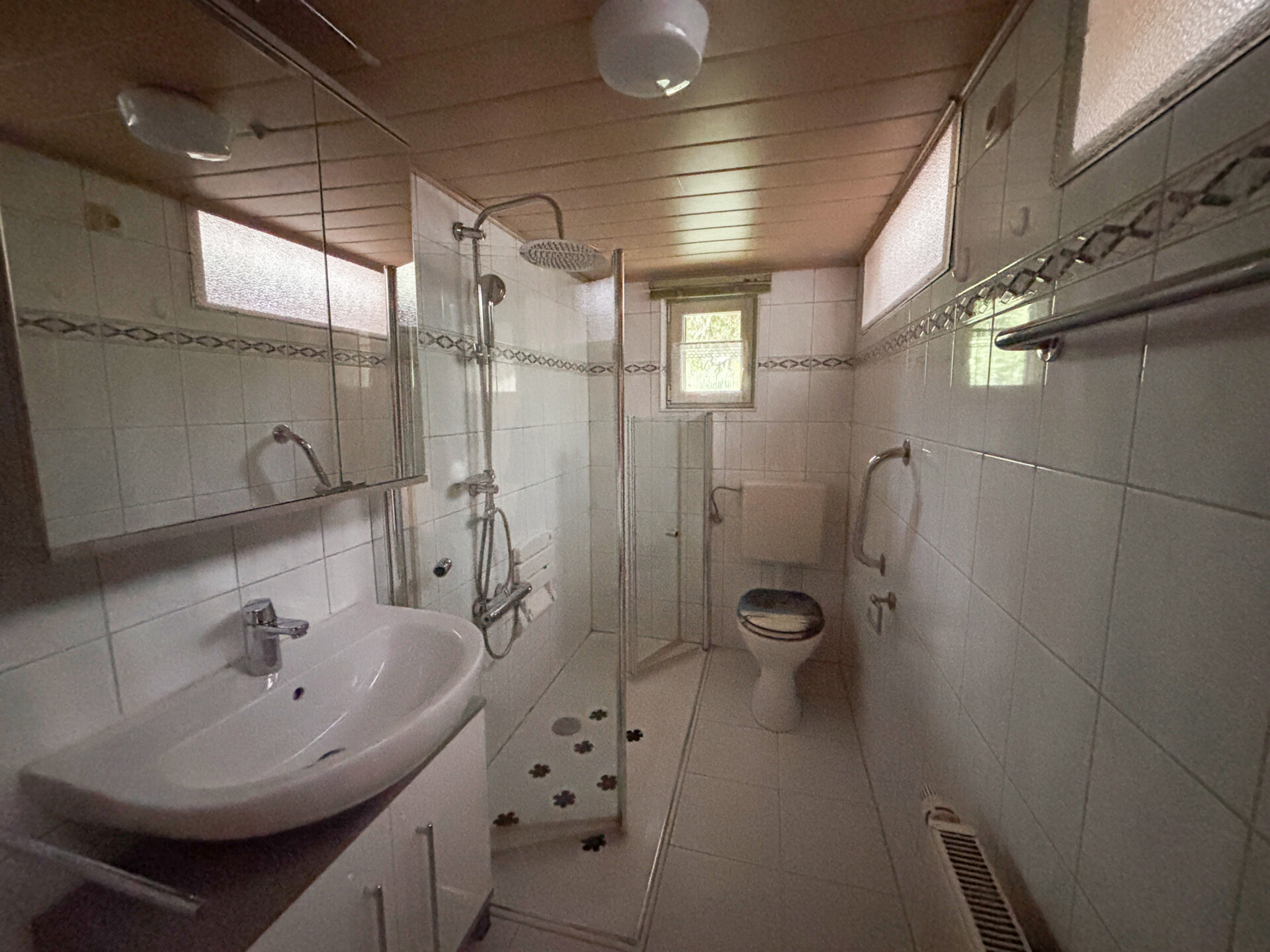 Badezimmer EG