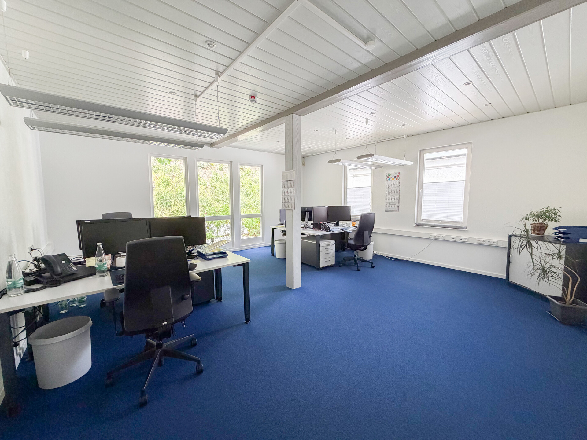 Verwaltungsgebäude: Büro