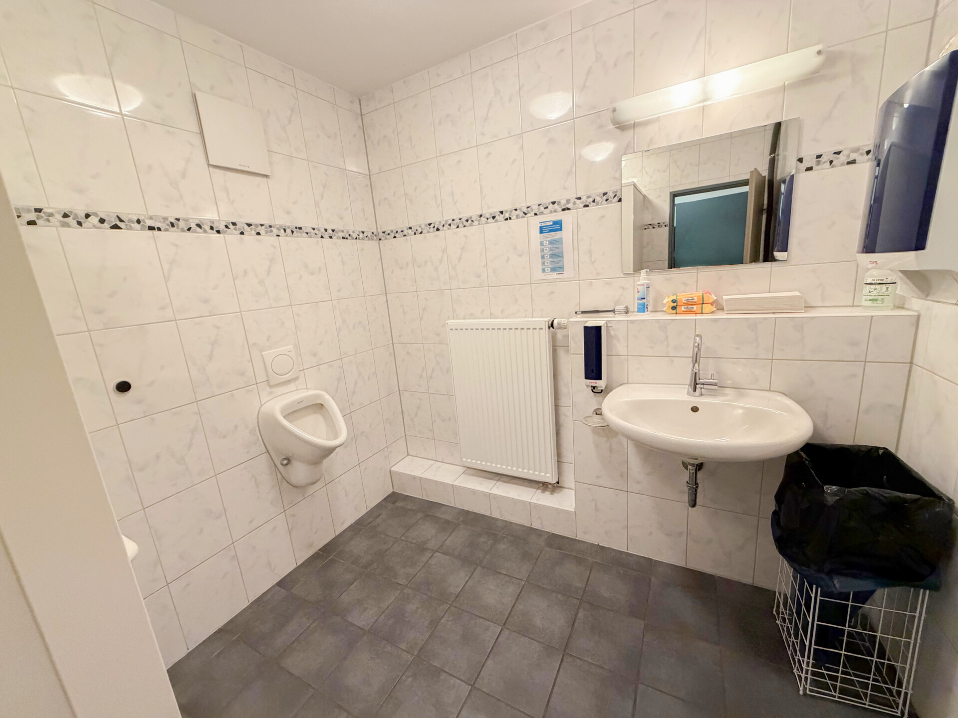 Verwaltungsgebäude: WC