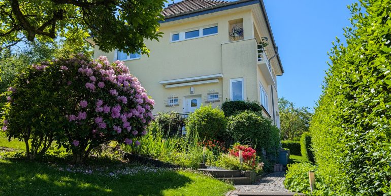 Weg zum Hauseingang