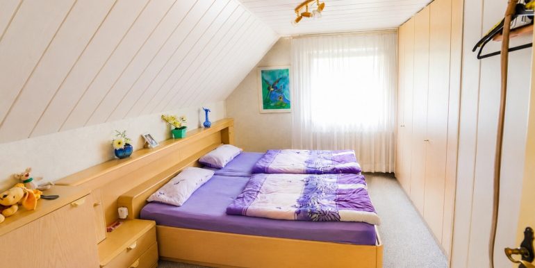 Erstes Schlafzimmer im DG