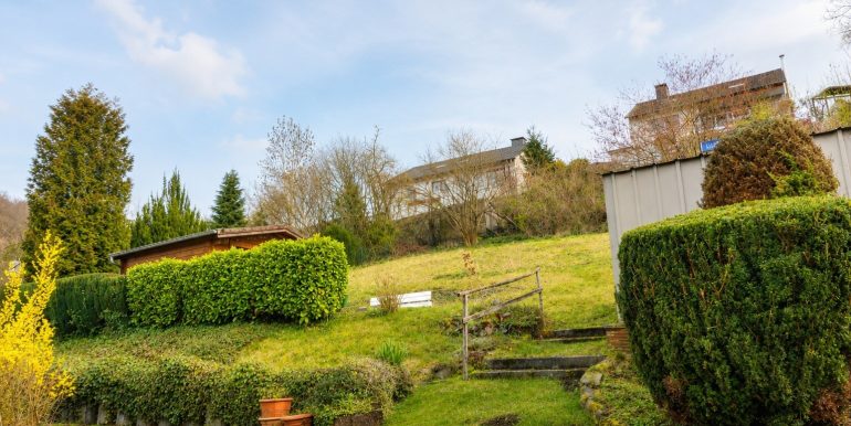 Das angrenzende Gartengrundstück