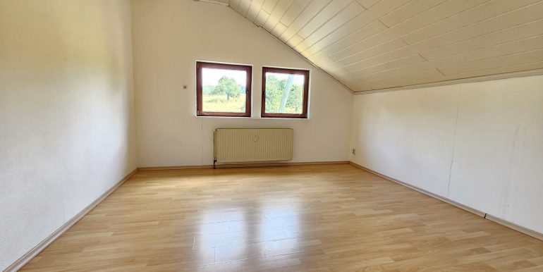 Schlafzimmer DG