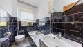 Badezimmer mit Tageslicht