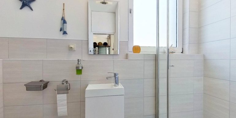 G-WC mit Dusche