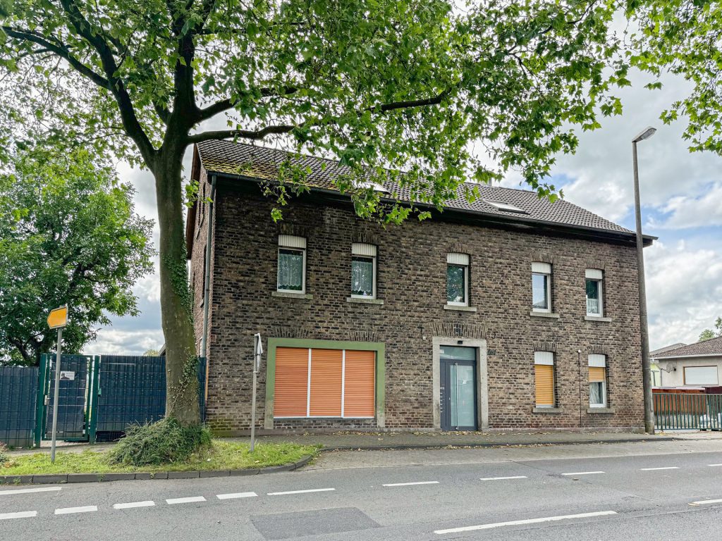 Straßenansicht
