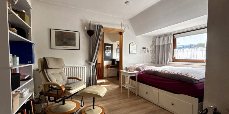Schlafzimmer DG