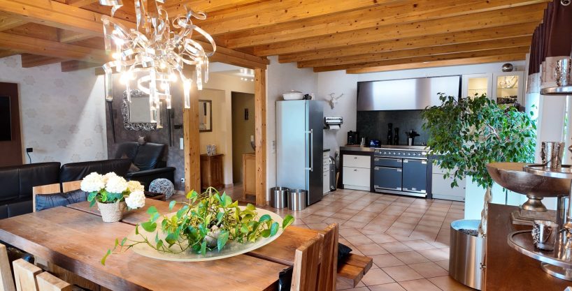 Exklusive Maisonette-Wohnung in ruhiger Lage von Wallach mit Garten