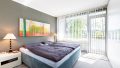 großzügiges Schlafzimmer