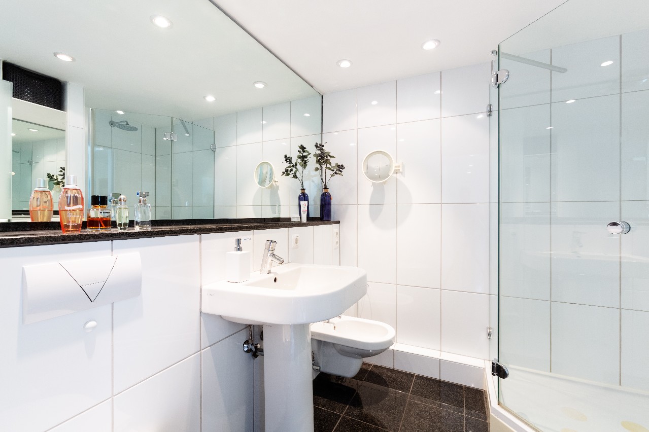 modernes Duschbad