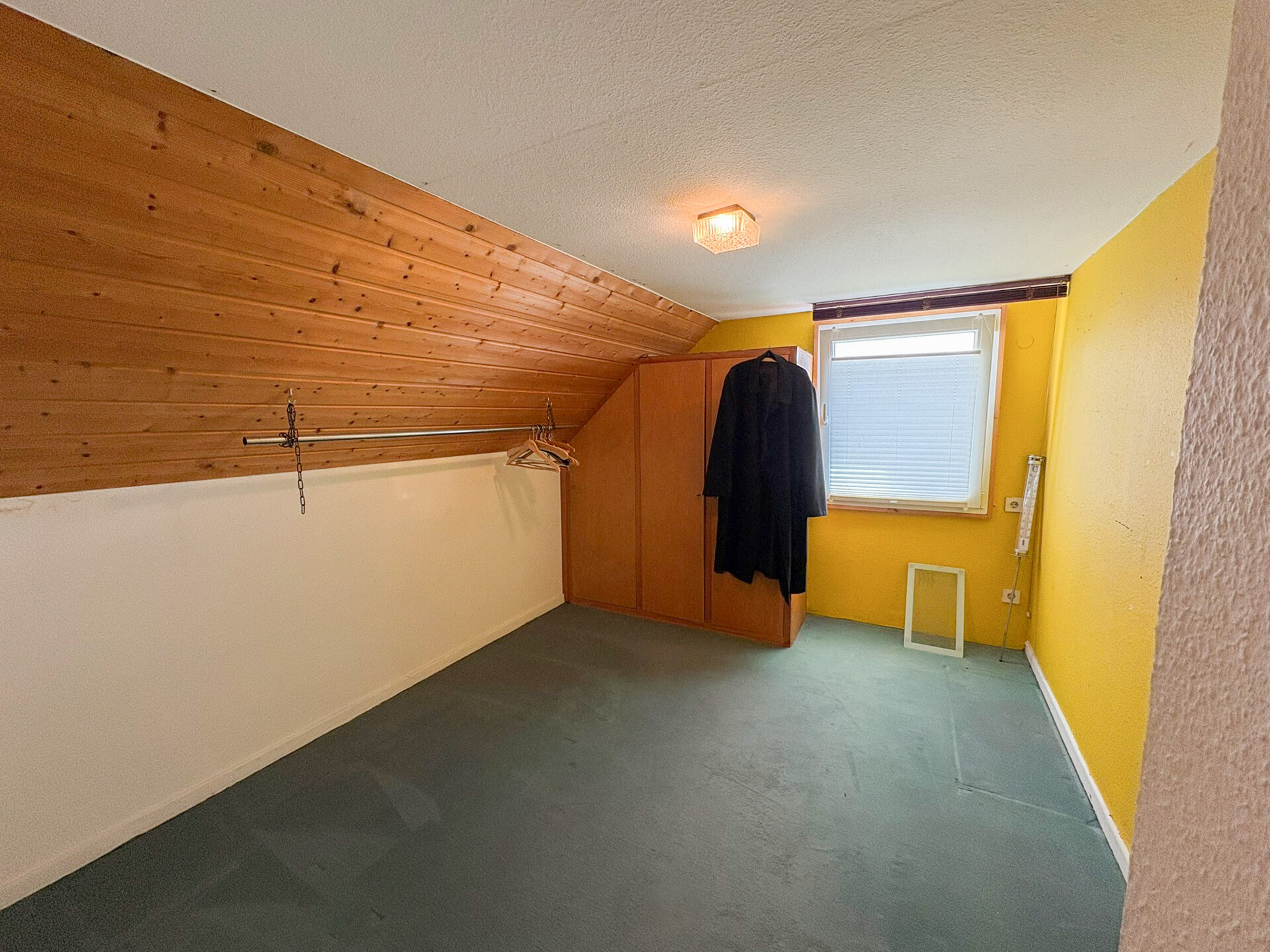Schlafzimmer DG Links