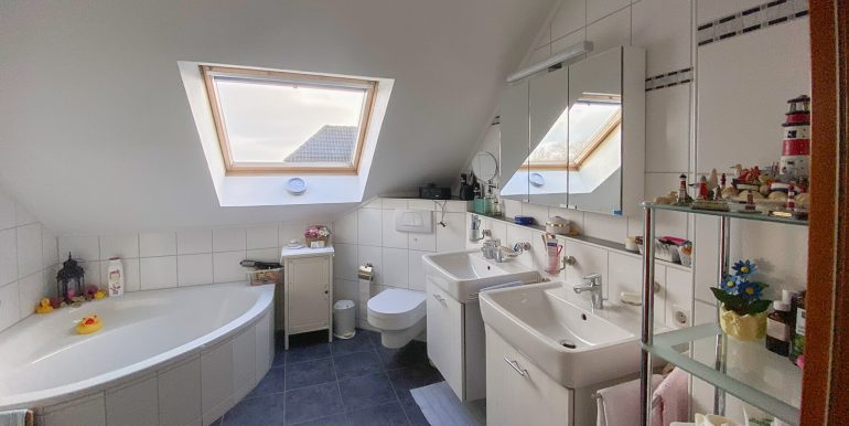 Badezimmer DG