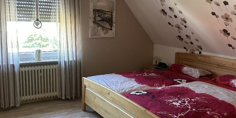 Schlafzimmer DG