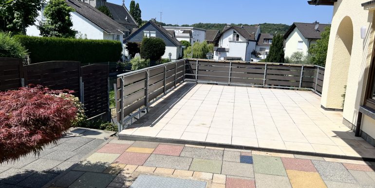 großer Balkon