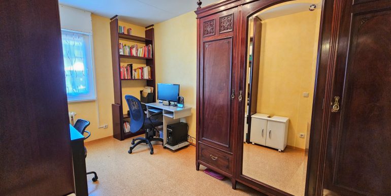 Büro EG