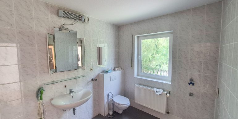 Bad/WC (EG)