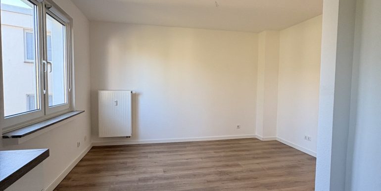 Blick von Küche zum Essbereich
