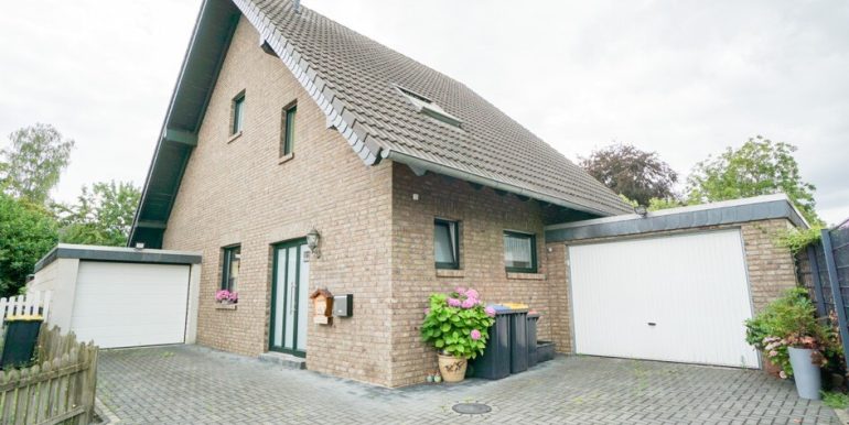 Xanten: EFH mit 2 Garagen