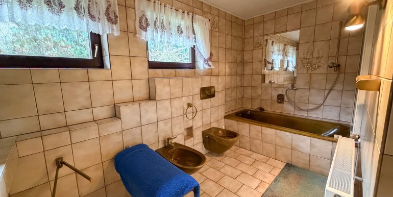 Badezimmer EG