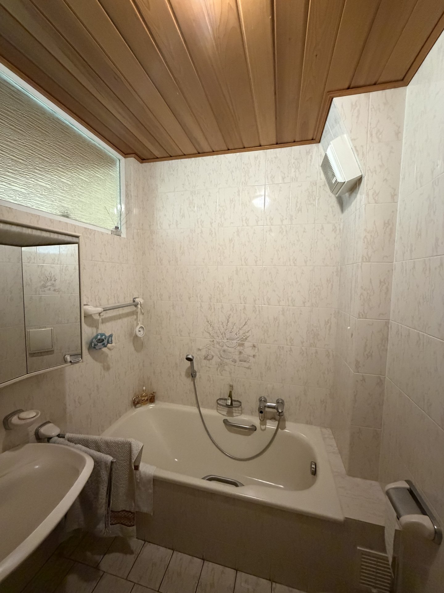 Badezimmer im Erdgeschoss
