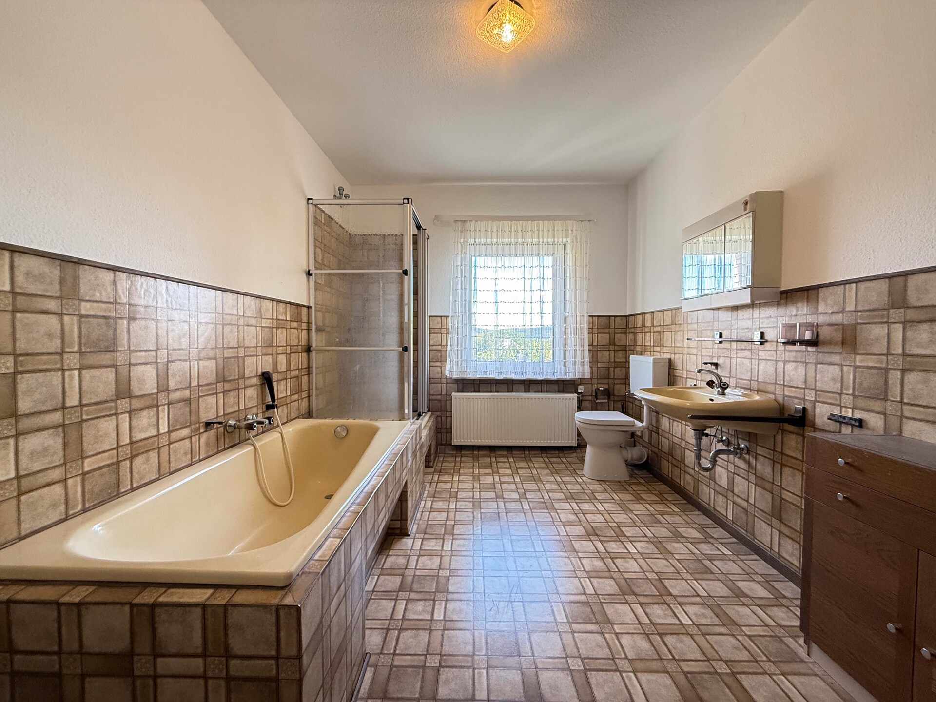 Badezimmer (OG)